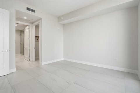 Condo in Saint Petersburg, Florida, 2 bedrooms № 2236557 - photo 29