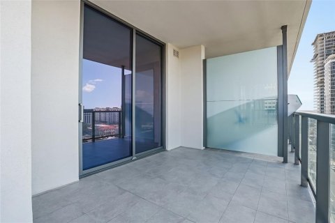 Condo in Saint Petersburg, Florida, 2 bedrooms № 2236557 - photo 23
