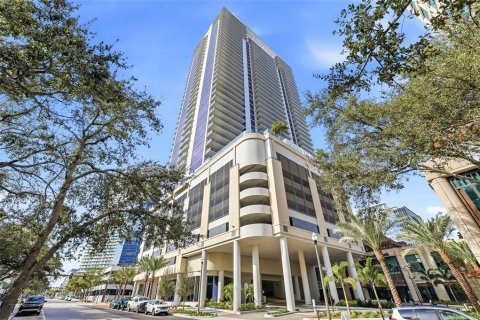 Condo in Saint Petersburg, Florida, 2 bedrooms № 2236557