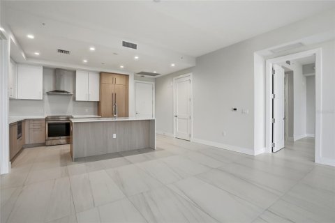 Condo in Saint Petersburg, Florida, 2 bedrooms № 2236557 - photo 15