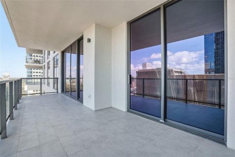 Condo in Saint Petersburg, Florida, 2 bedrooms № 2236557 - photo 24