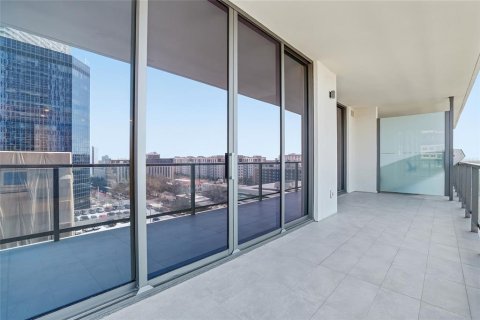Condo in Saint Petersburg, Florida, 2 bedrooms № 2236557 - photo 22