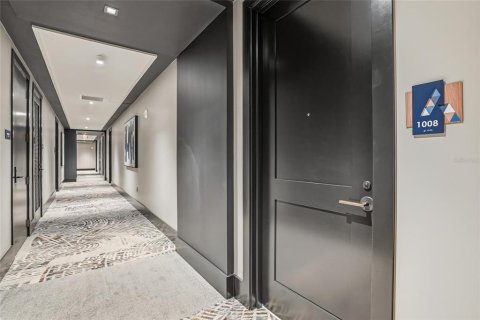 Condo in Saint Petersburg, Florida, 2 bedrooms № 2236557 - photo 3