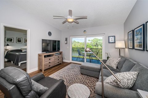 Condo in Tarpon Springs, Florida, 2 bedrooms  № 1626337 - photo 15