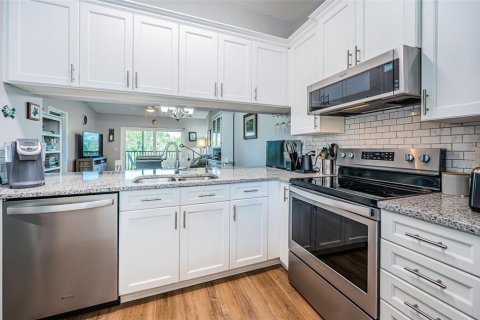 Condo in Tarpon Springs, Florida, 2 bedrooms  № 1626337 - photo 7
