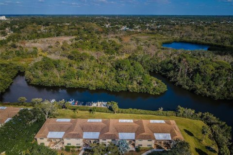 Condo in Tarpon Springs, Florida, 2 bedrooms  № 1626337 - photo 3