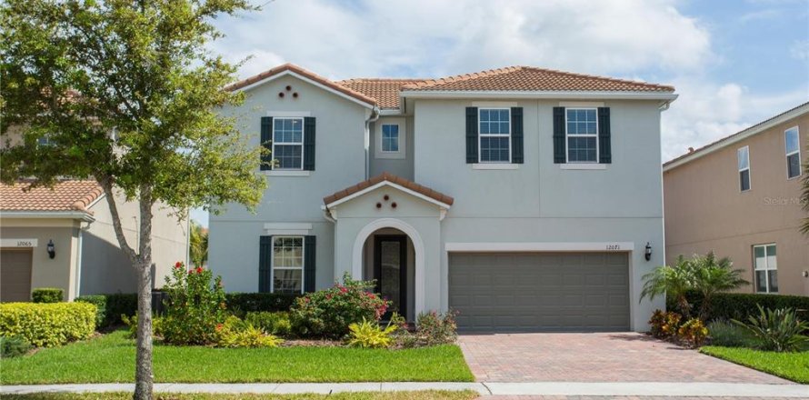 House in Orlando, Florida 4 bedrooms, 279.17 sq.m. № 1899309