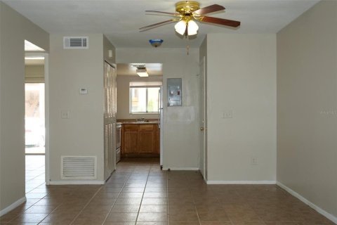 Apartamento en alquiler en Orlando, Florida, 2 dormitorios, 83.61 m2 № 1866192 - foto 3