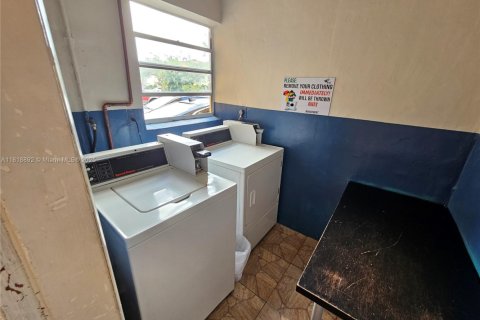 Снять в аренду кондоминиум в Лодердейл-Лейкс, Флорида 2 спальни, 87.7м2, № 1779860 - фото 19