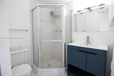 Снять в аренду кондоминиум в Лодердейл-Лейкс, Флорида 2 спальни, 87.7м2, № 1779860 - фото 10