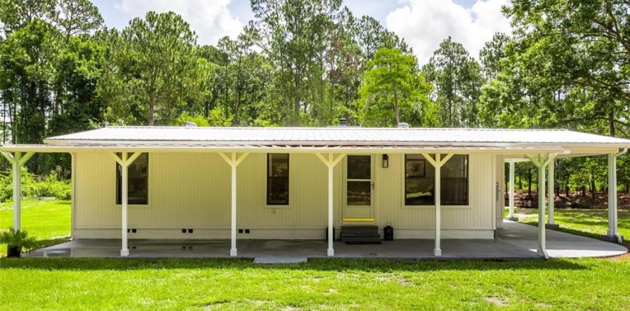 House in Trenton, Florida 3 bedrooms, 121.52 sq.m. № 1793147