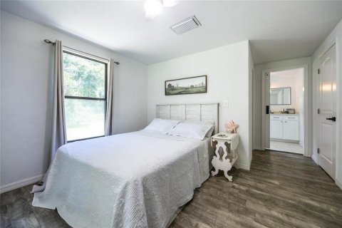 House in Trenton, Florida 3 bedrooms, 121.52 sq.m. № 1793147 - photo 25