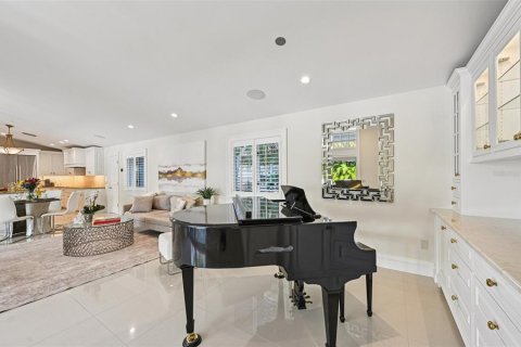 House in Sarasota, Florida 4 bedrooms, 320.88 sq.m. № 2122774 - photo 7