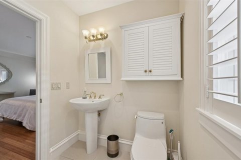 House in Sarasota, Florida 4 bedrooms, 320.88 sq.m. № 2122774 - photo 18