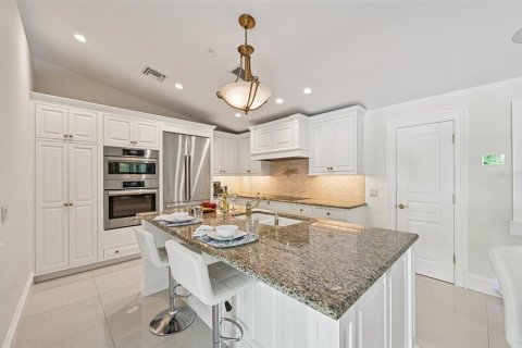 House in Sarasota, Florida 4 bedrooms, 320.88 sq.m. № 2122774 - photo 4