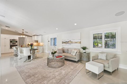 House in Sarasota, Florida 4 bedrooms, 320.88 sq.m. № 2122774 - photo 21
