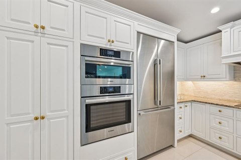 House in Sarasota, Florida 4 bedrooms, 320.88 sq.m. № 2122774 - photo 23