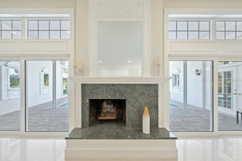 House in Sarasota, Florida 4 bedrooms, 320.88 sq.m. № 2122774 - photo 3