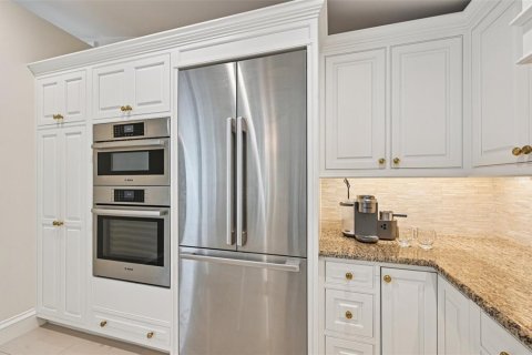 House in Sarasota, Florida 4 bedrooms, 320.88 sq.m. № 2122774 - photo 22