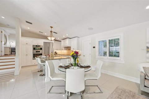 House in Sarasota, Florida 4 bedrooms, 320.88 sq.m. № 2122774 - photo 28