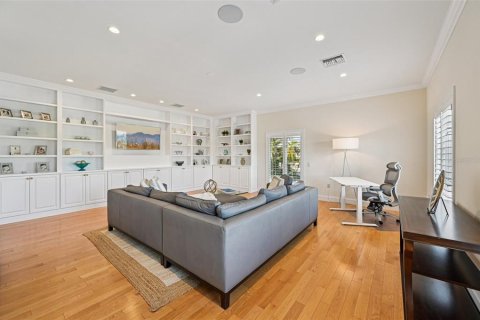 House in Sarasota, Florida 4 bedrooms, 320.88 sq.m. № 2122774 - photo 10