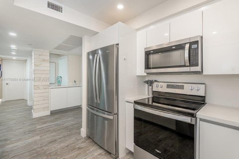 Copropriété à louer à Miami Beach, Floride: 2 chambres, 109.62 m2 № 1621764 - photo 18