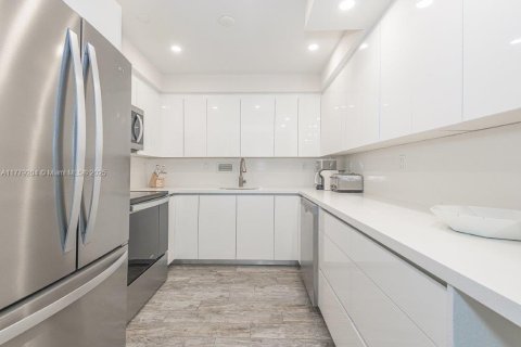 Copropriété à louer à Miami Beach, Floride: 2 chambres, 109.62 m2 № 1621764 - photo 17