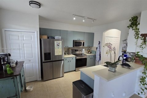 Townhouse in Homestead, Florida 3 bedrooms, 146.04 sq.m. № 1944932 - photo 16