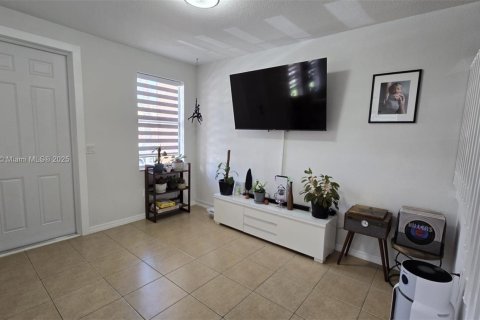 Townhouse in Homestead, Florida 3 bedrooms, 146.04 sq.m. № 1944932 - photo 5