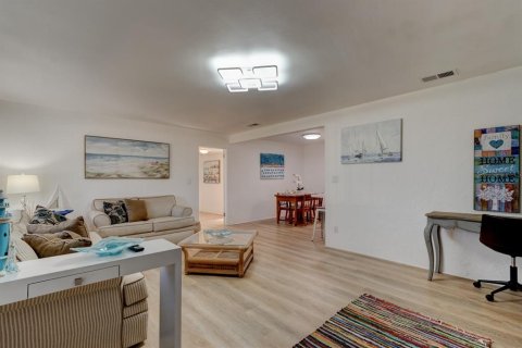 Casa en venta en Daytona Beach, Florida, 3 dormitorios, 122.07 m2 № 1722980 - foto 24