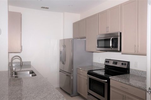 Condo in Orlando, Florida, 3 bedrooms № 2224543 - photo 5