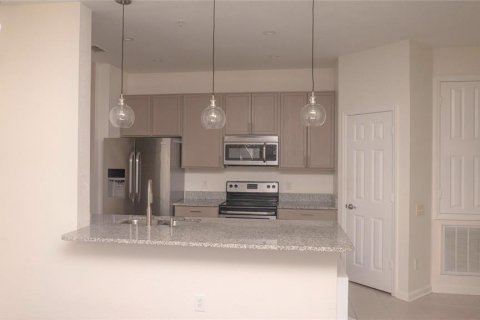 Condo in Orlando, Florida, 3 bedrooms № 2224543 - photo 8