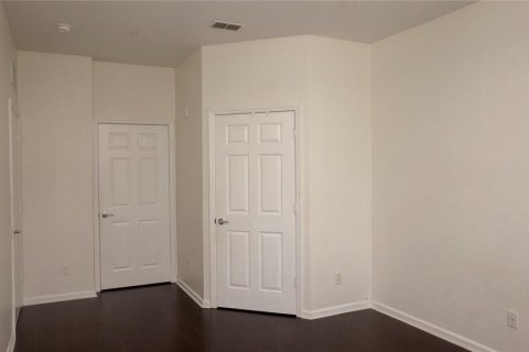 Condo in Orlando, Florida, 3 bedrooms № 2224543 - photo 16