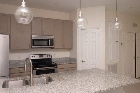 Condo in Orlando, Florida, 3 bedrooms № 2224543 - photo 4