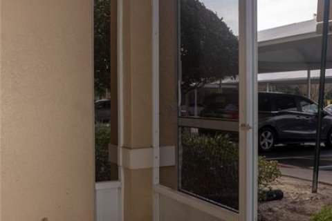 Condo in Orlando, Florida, 3 bedrooms № 2224543 - photo 24