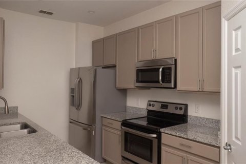 Condo in Orlando, Florida, 3 bedrooms № 2224543 - photo 7