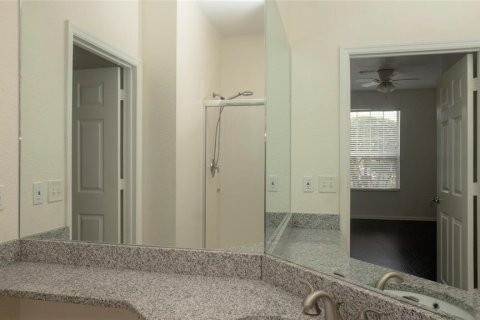 Condo in Orlando, Florida, 3 bedrooms № 2224543 - photo 17