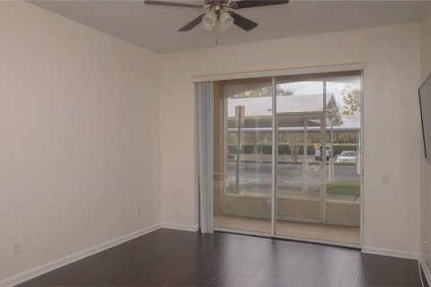 Condo in Orlando, Florida, 3 bedrooms № 2224543 - photo 12