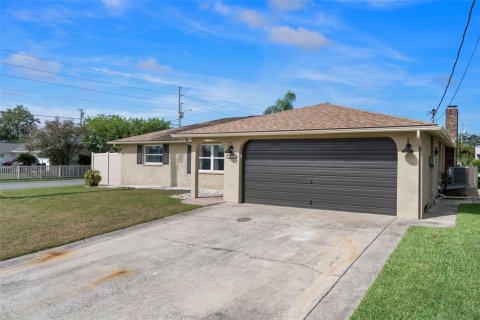 House in Hudson, Florida 2 bedrooms, 116.13 sq.m. № 1899127 - photo 7