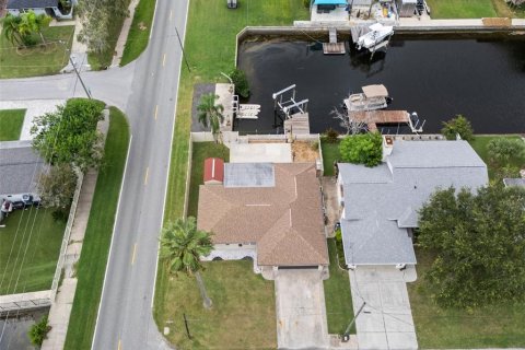 House in Hudson, Florida 2 bedrooms, 116.13 sq.m. № 1899127 - photo 2