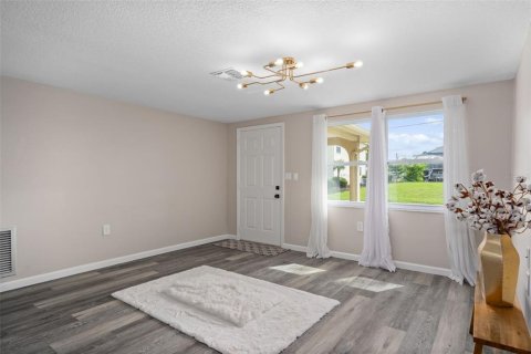 House in Hudson, Florida 2 bedrooms, 116.13 sq.m. № 1899127 - photo 12