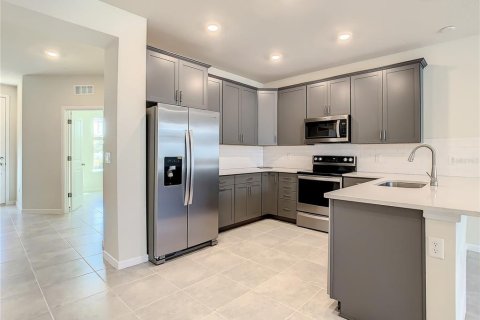 Townhouse in Orlando, Florida 4 bedrooms, 155.61 sq.m. № 2210382 - photo 11