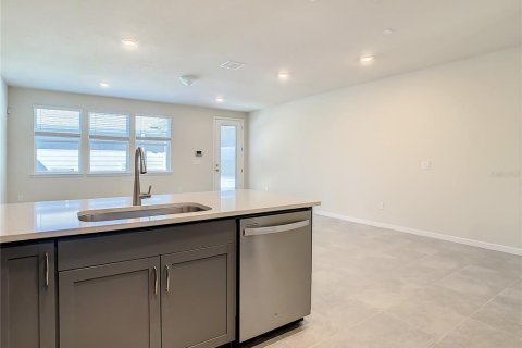 Townhouse in Orlando, Florida 4 bedrooms, 155.61 sq.m. № 2210382 - photo 10