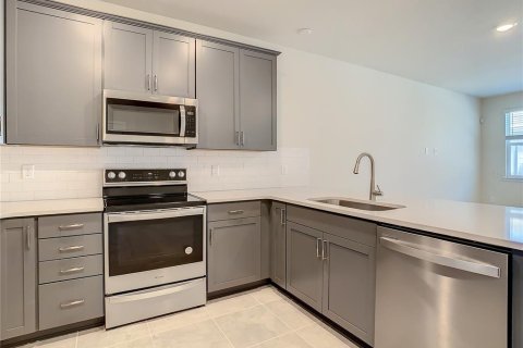 Townhouse in Orlando, Florida 4 bedrooms, 155.61 sq.m. № 2210382 - photo 7