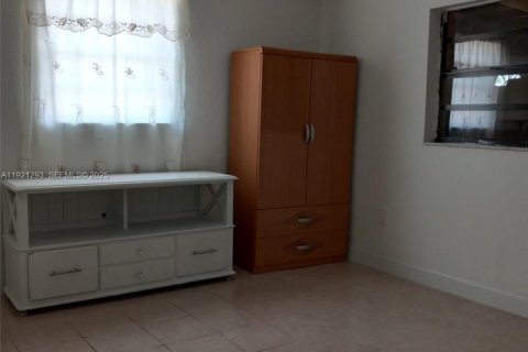 Купить виллу или дом в Майами, Флорида 4 спальни, 139.73м2, № 2077190 - фото 12