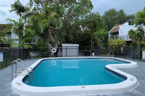 Condo in Miami, Florida, 1 bedroom  № 2004472 - photo 14