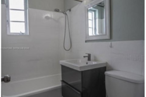 Снять в аренду квартиру в Майами-Бич, Флорида 1 спальня, 817.54м2, № 2283027 - фото 10