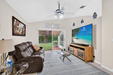 House in Boynton Beach, Florida 3 bedrooms, 161.46 sq.m. № 2399996 - photo 24