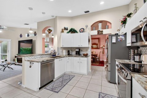 House in Boynton Beach, Florida 3 bedrooms, 161.46 sq.m. № 2399996 - photo 17