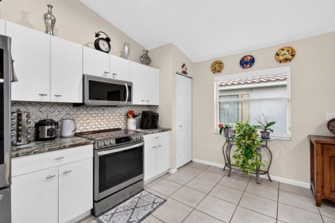 House in Boynton Beach, Florida 3 bedrooms, 161.46 sq.m. № 2399996 - photo 19